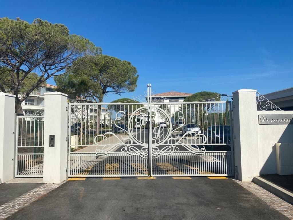 Appartement Neuf Moderne Avec Piscine Puget-sur Argens Exterior foto